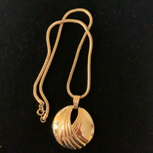 Vintage Trifari Necklace - Picture 4 of 4